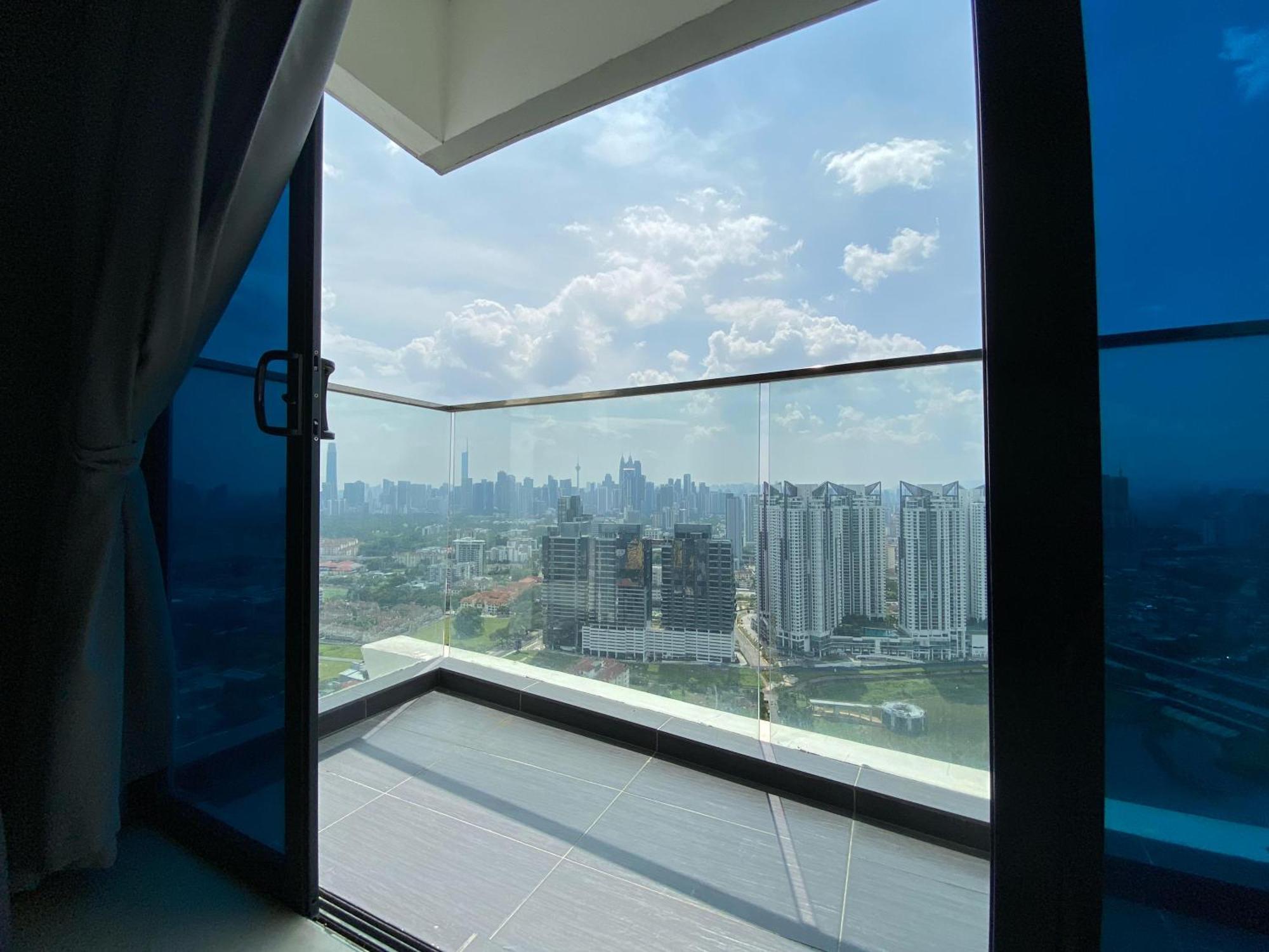 Reizz By Aayu Residences - 10mins To Klcc, 2 Mins To Gleneagles Hospital * Kuala Lumpur