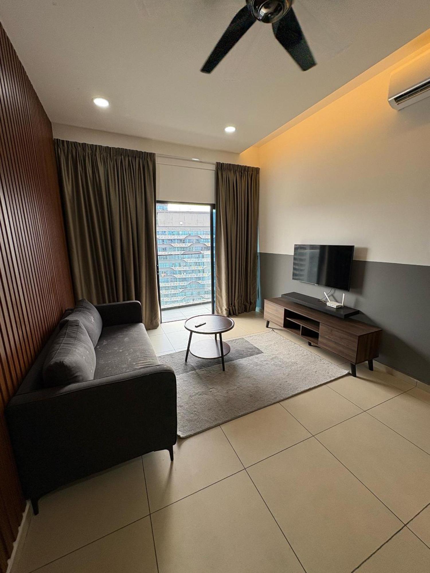 Pangsapuri Reizz By Aayu Residences - 10mins To Klcc, 2 Mins To Gleneagles Hospital