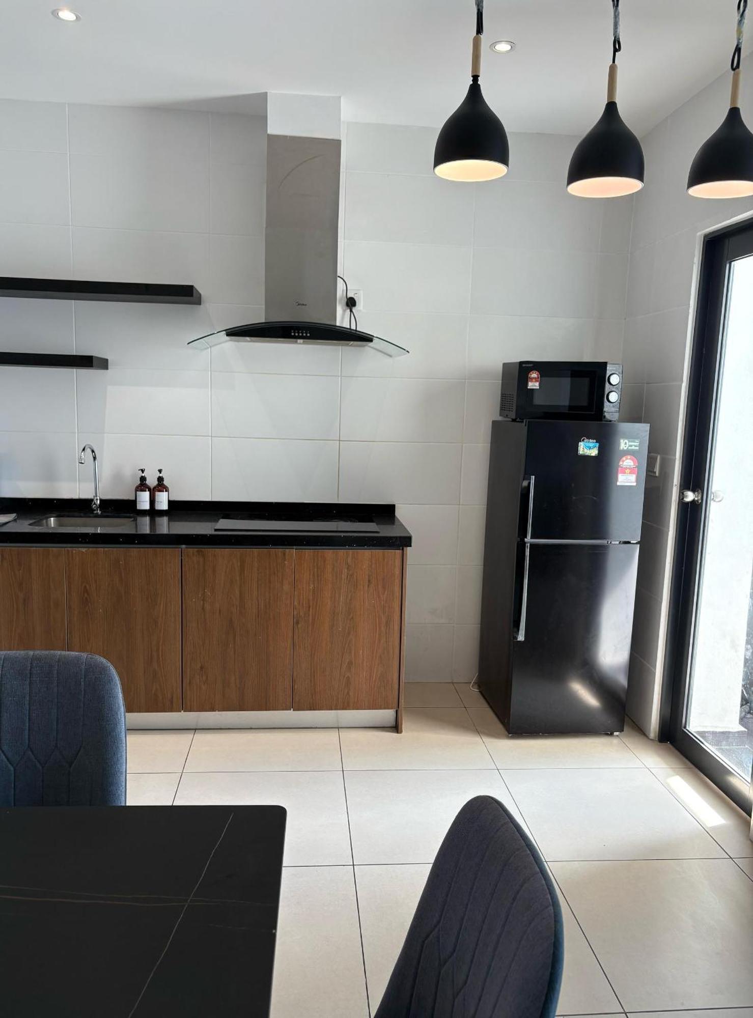 Reizz By Aayu Residences - 10mins To Klcc, 2 Mins To Gleneagles Hospital *